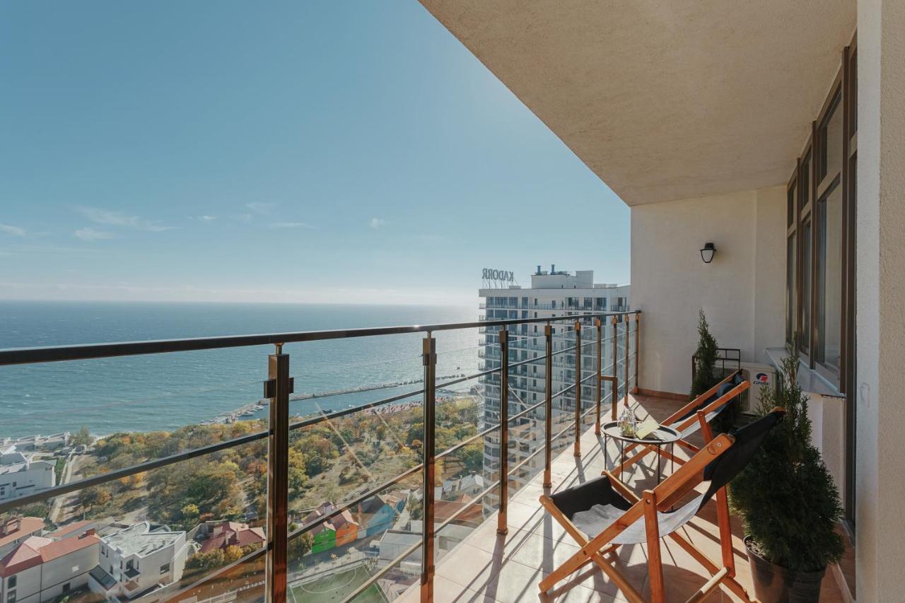 Sea & Sky Apartments Odessa Eksteriør billede